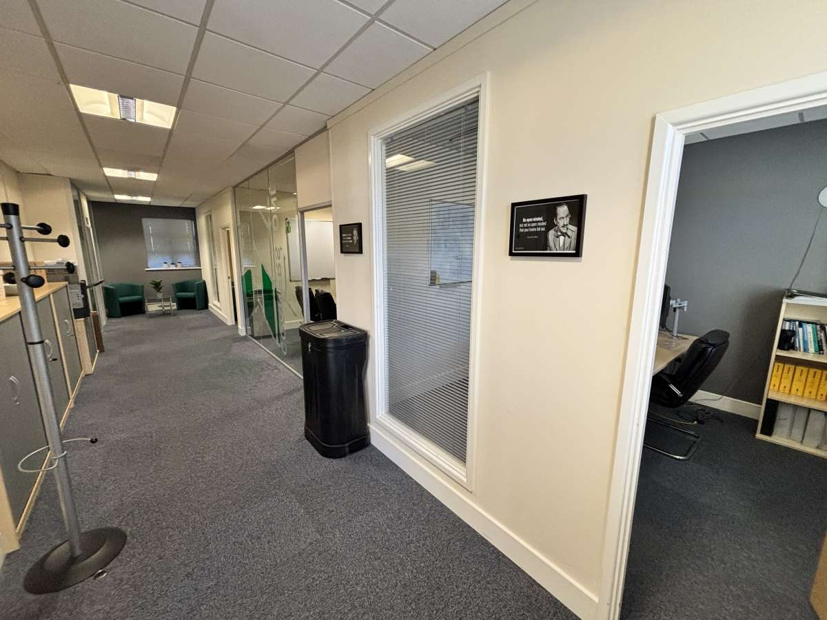 Office in Leicester - photo 3