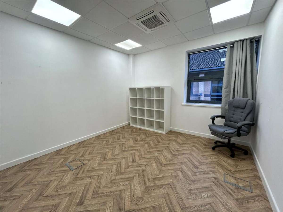 Office in Kettering - photo 4