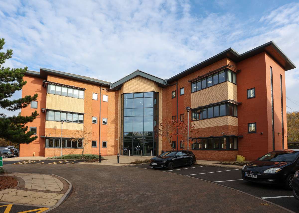 Office in Wolverhampton - photo 2