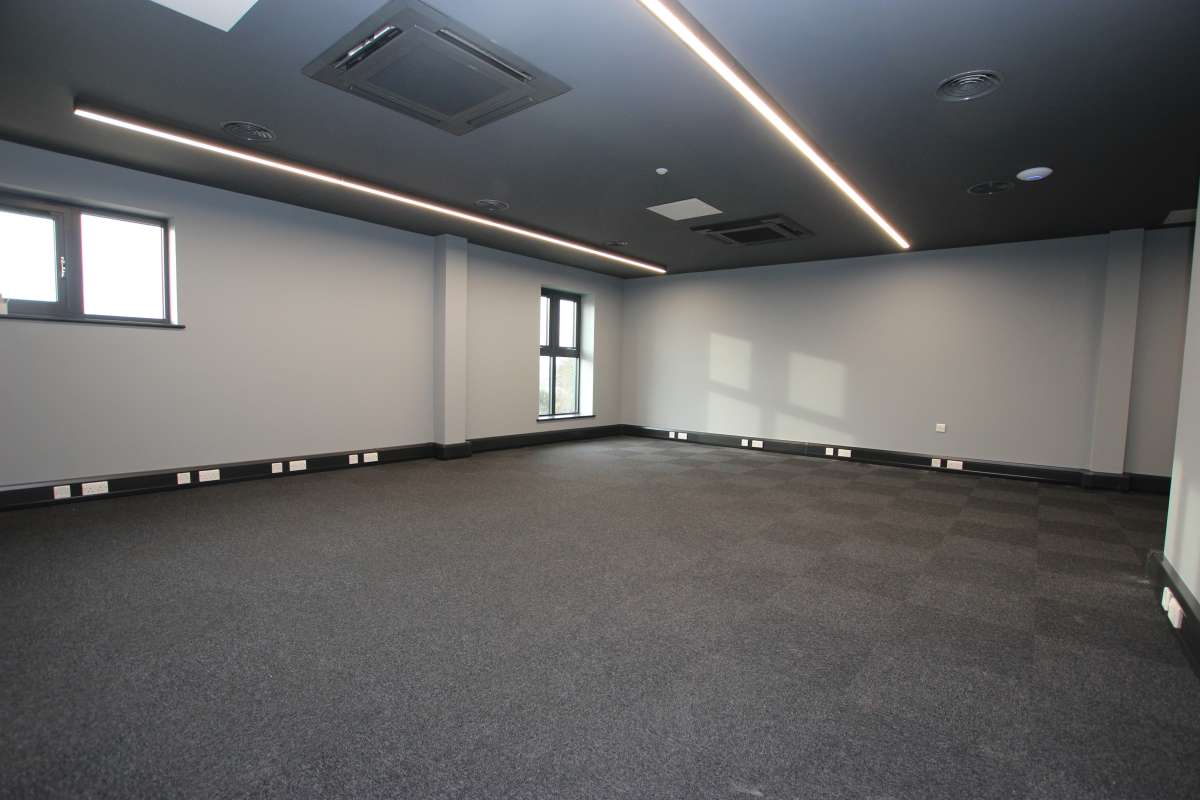 Office in Saxilby - photo 2