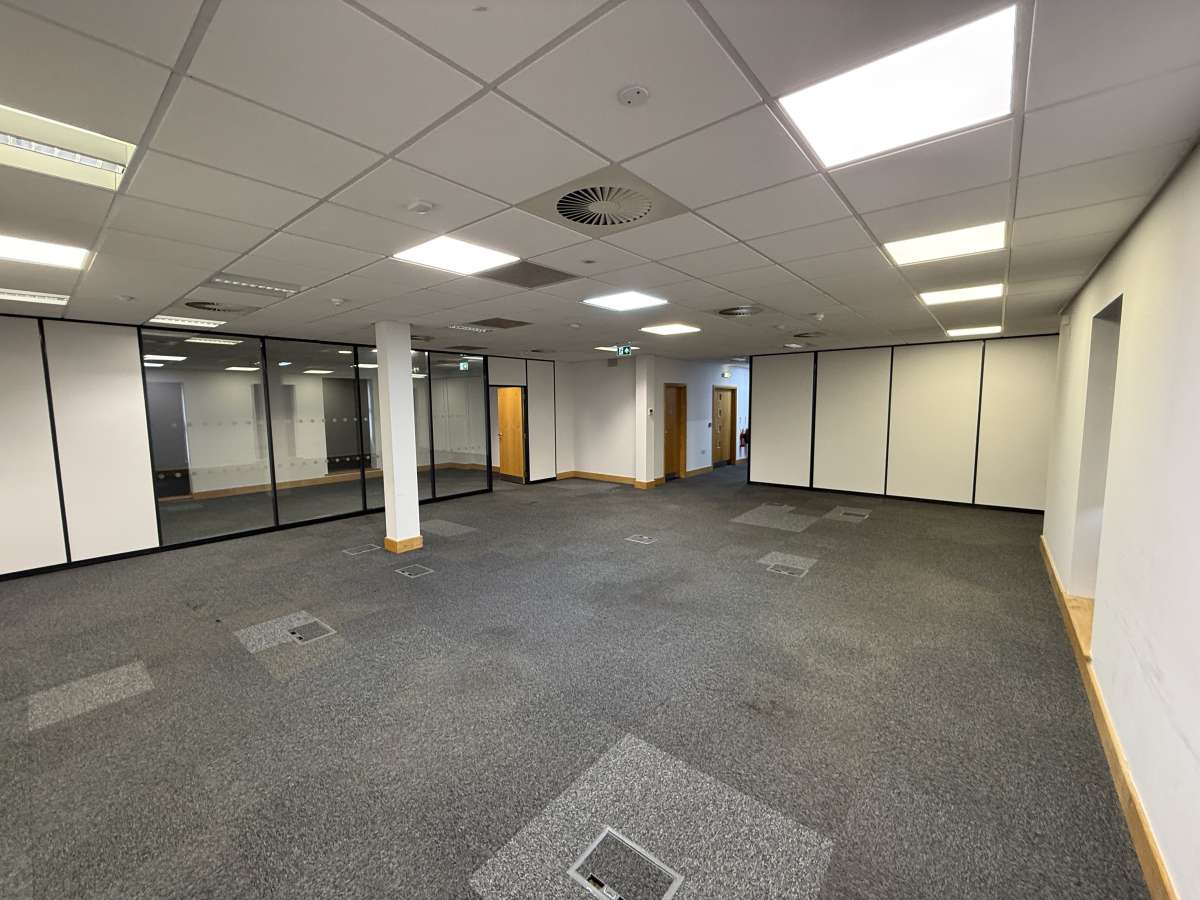 Office in Swan Valley Way - photo 3