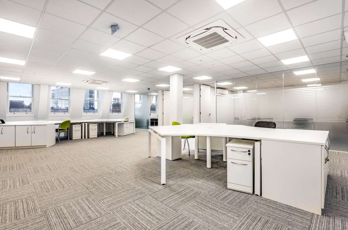 Office in Maidenhead - photo 3