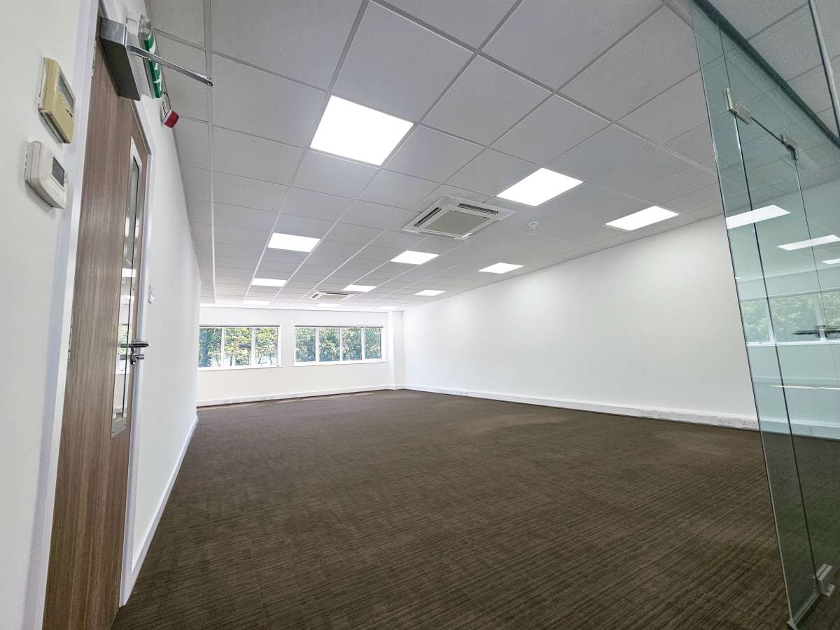 Office in Southampton - photo 3