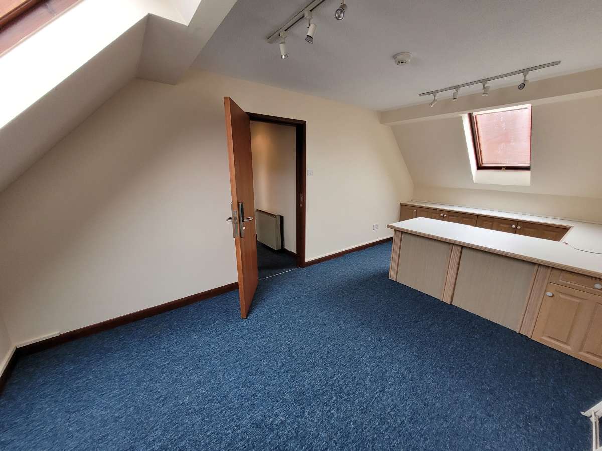 Office in Huntingdon - photo 3