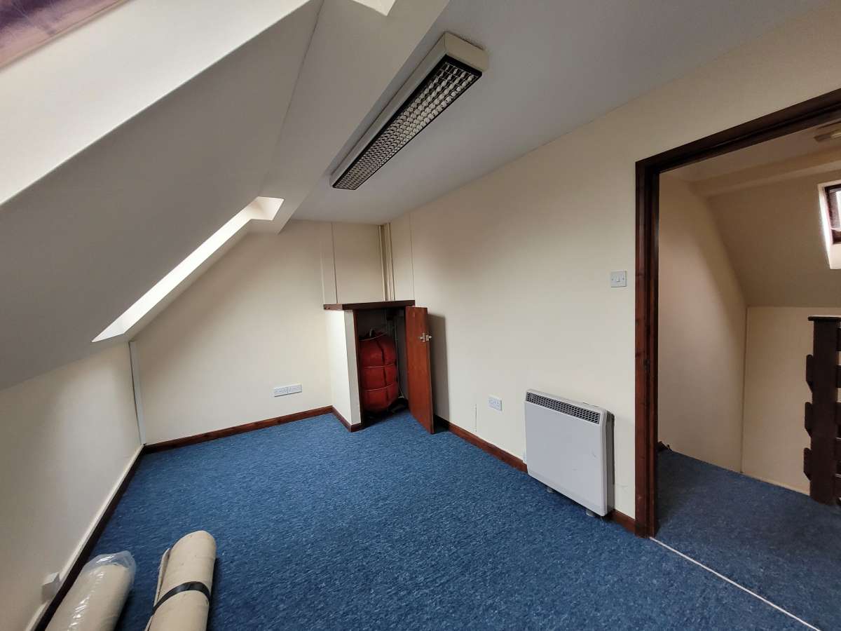 Office in Huntingdon - photo 4