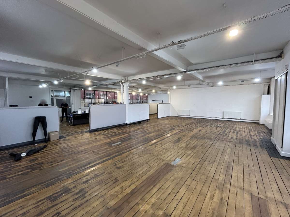 Office in Manchester - photo 3