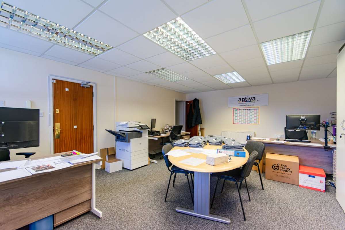Office in Poole - photo 2