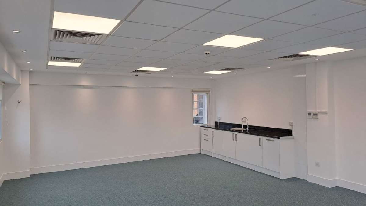 Office in Guildford - photo 3