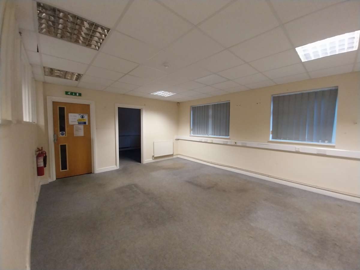 Office in Grantham - photo 4
