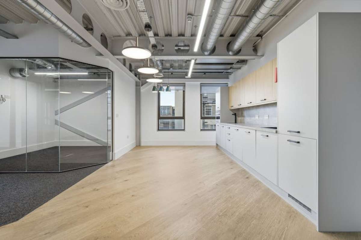 Office in London - photo 2