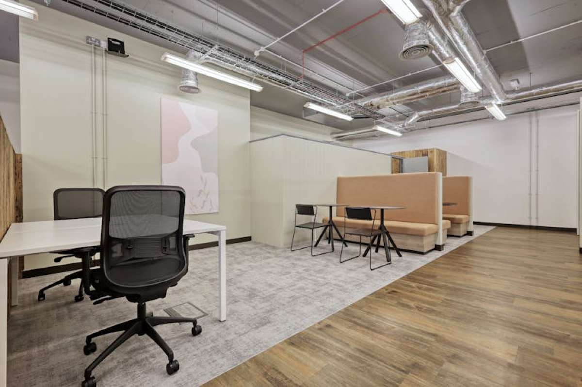 Office in London - photo 2