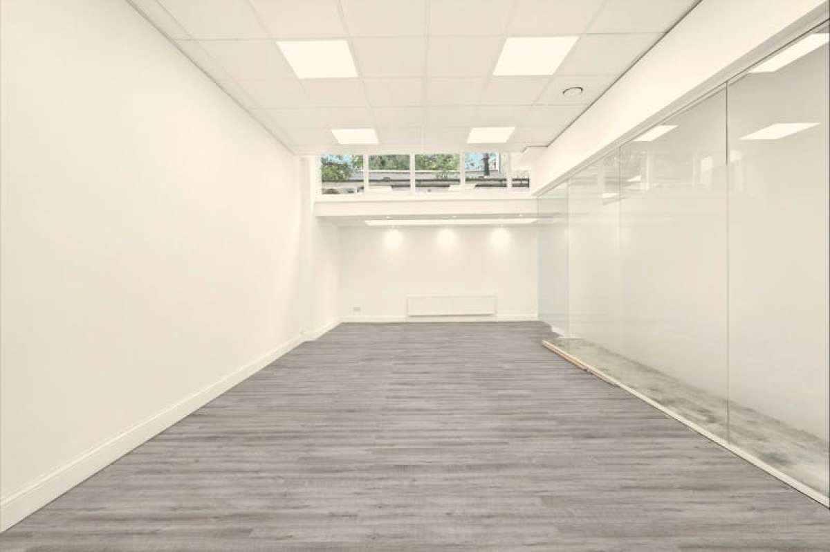 Office in Islington - photo 3