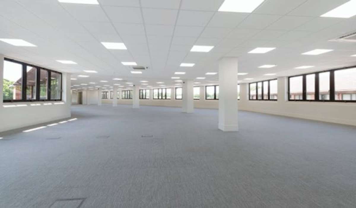 Office in Brentwood - photo 2