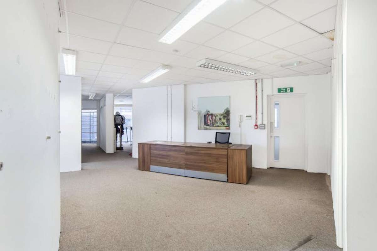 Office in London - photo 4