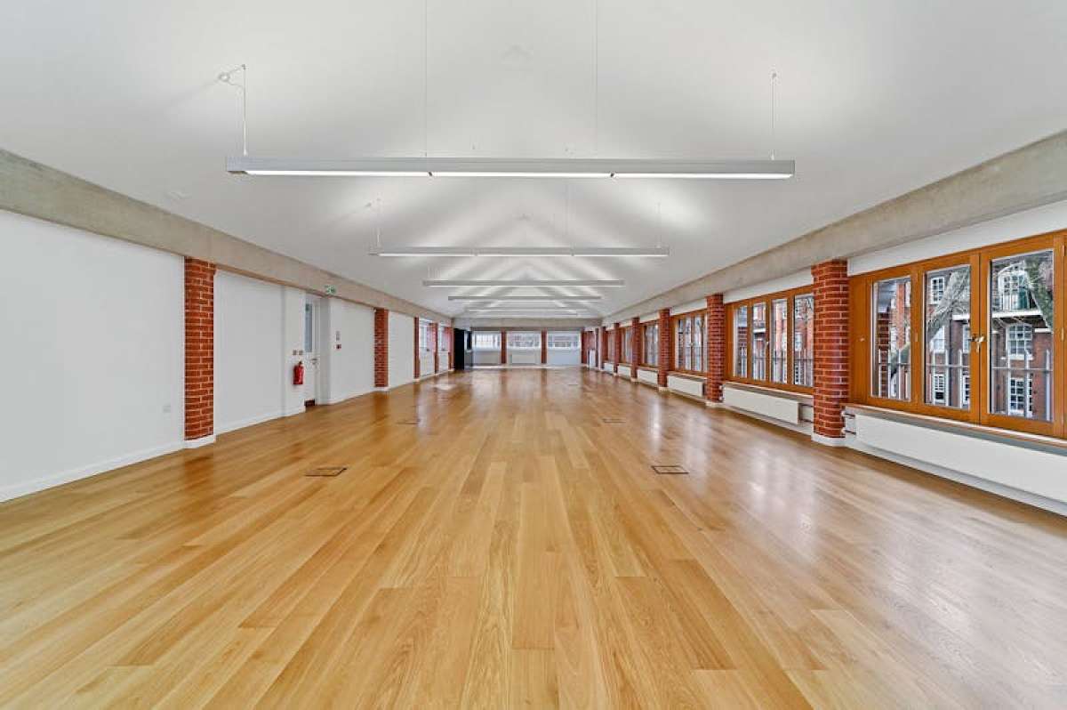 Office in LONDON - photo 4