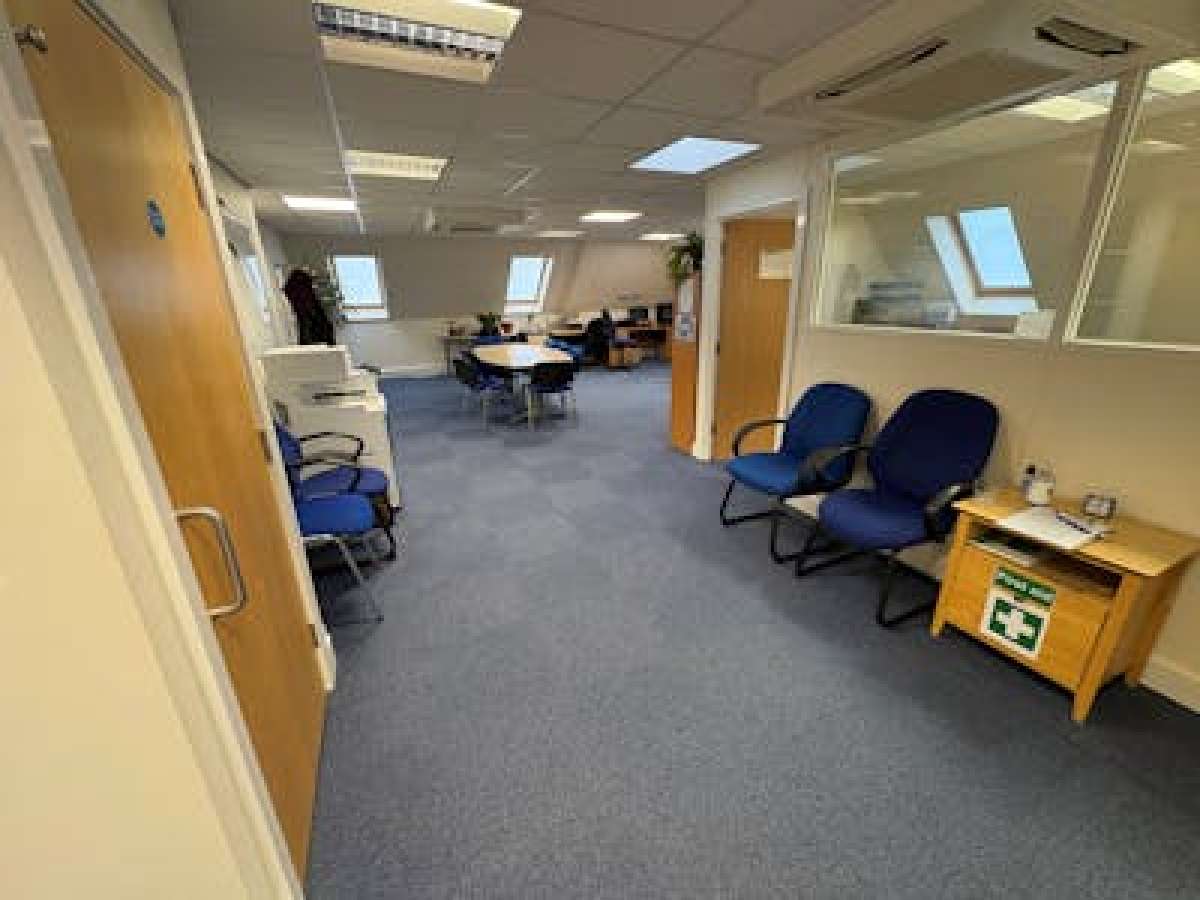 Office in Fareham - photo 4