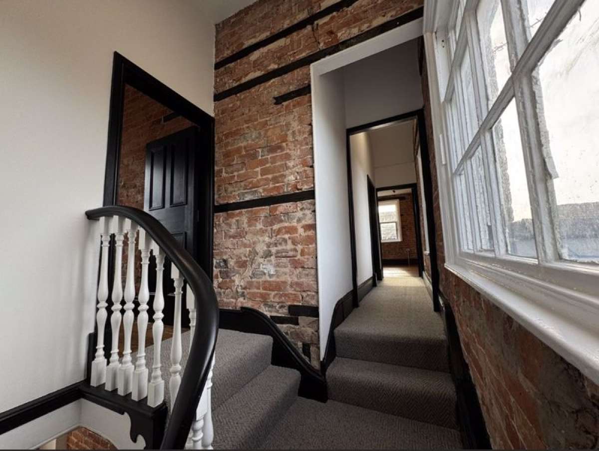 Office in Congleton - photo 3