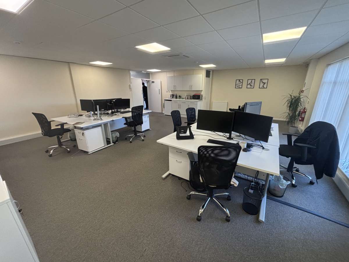 Office in Leicester - photo 3