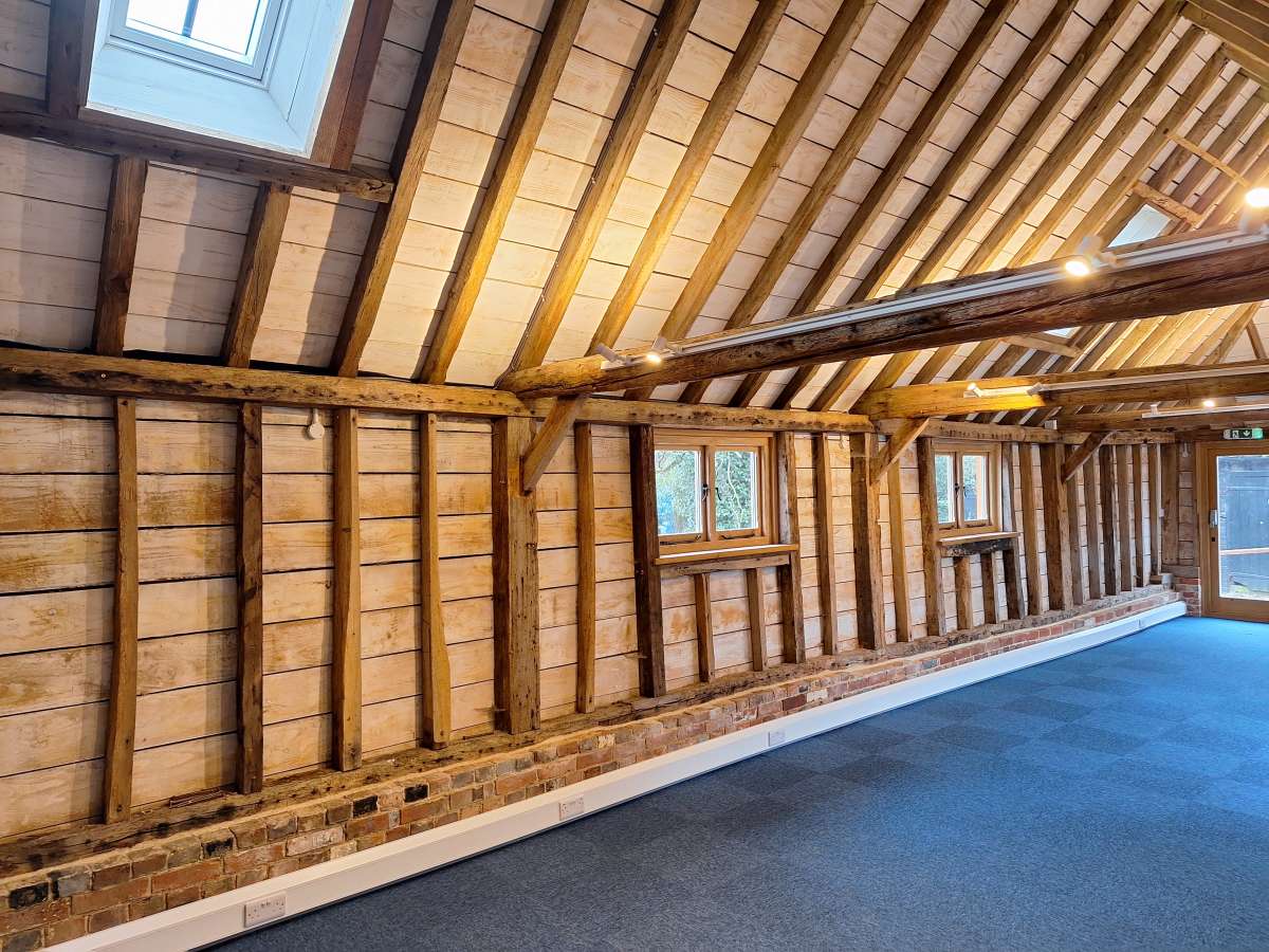 Office in West Grinstead - photo 4