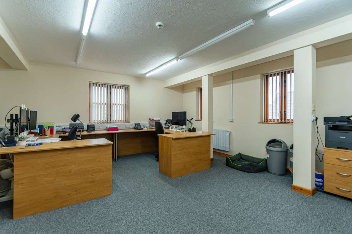 Office in Christchurch - photo 2