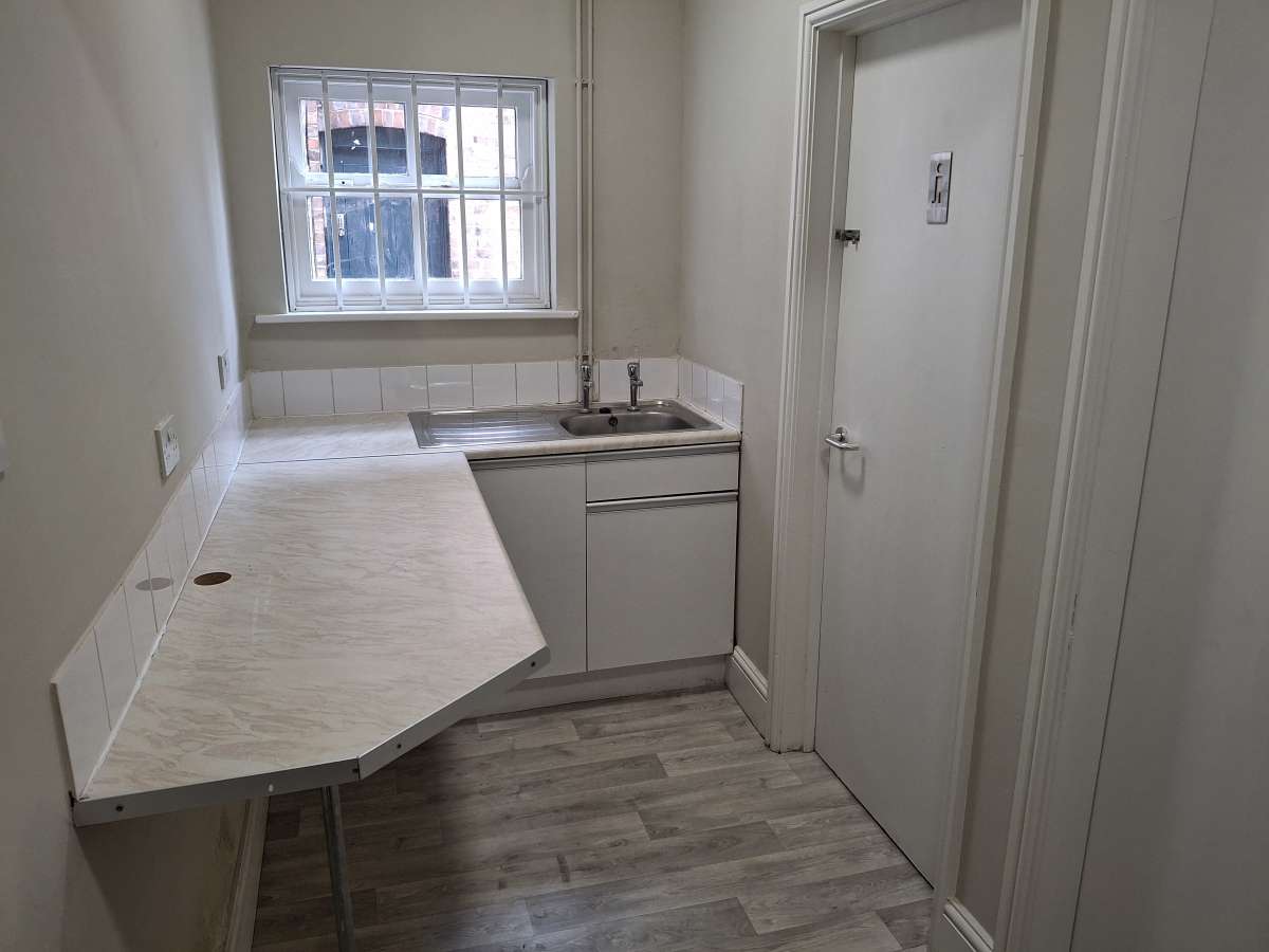 Office in Leicester - photo 4