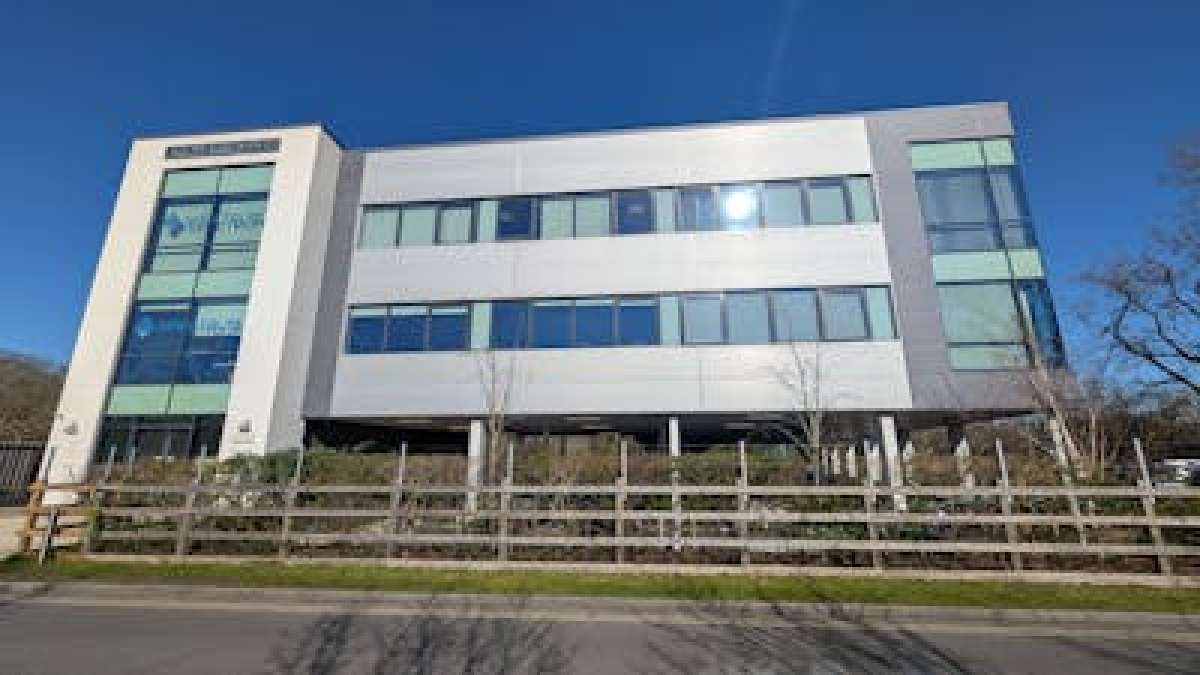 Office in Lymington - photo 2