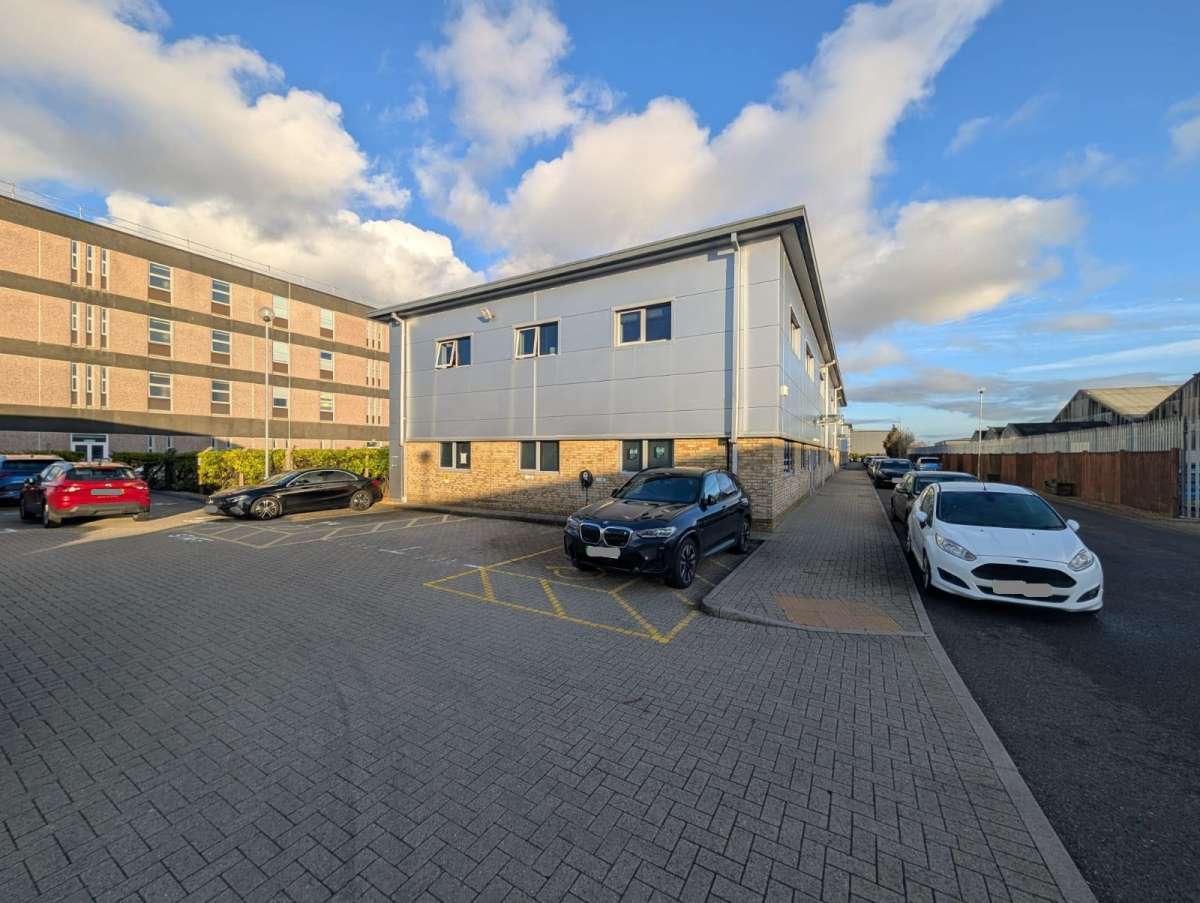 Office in Fareham - photo 3