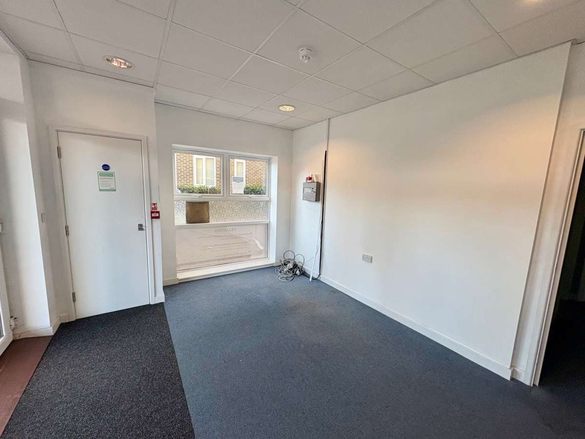 Office in Waterlooville - photo 2