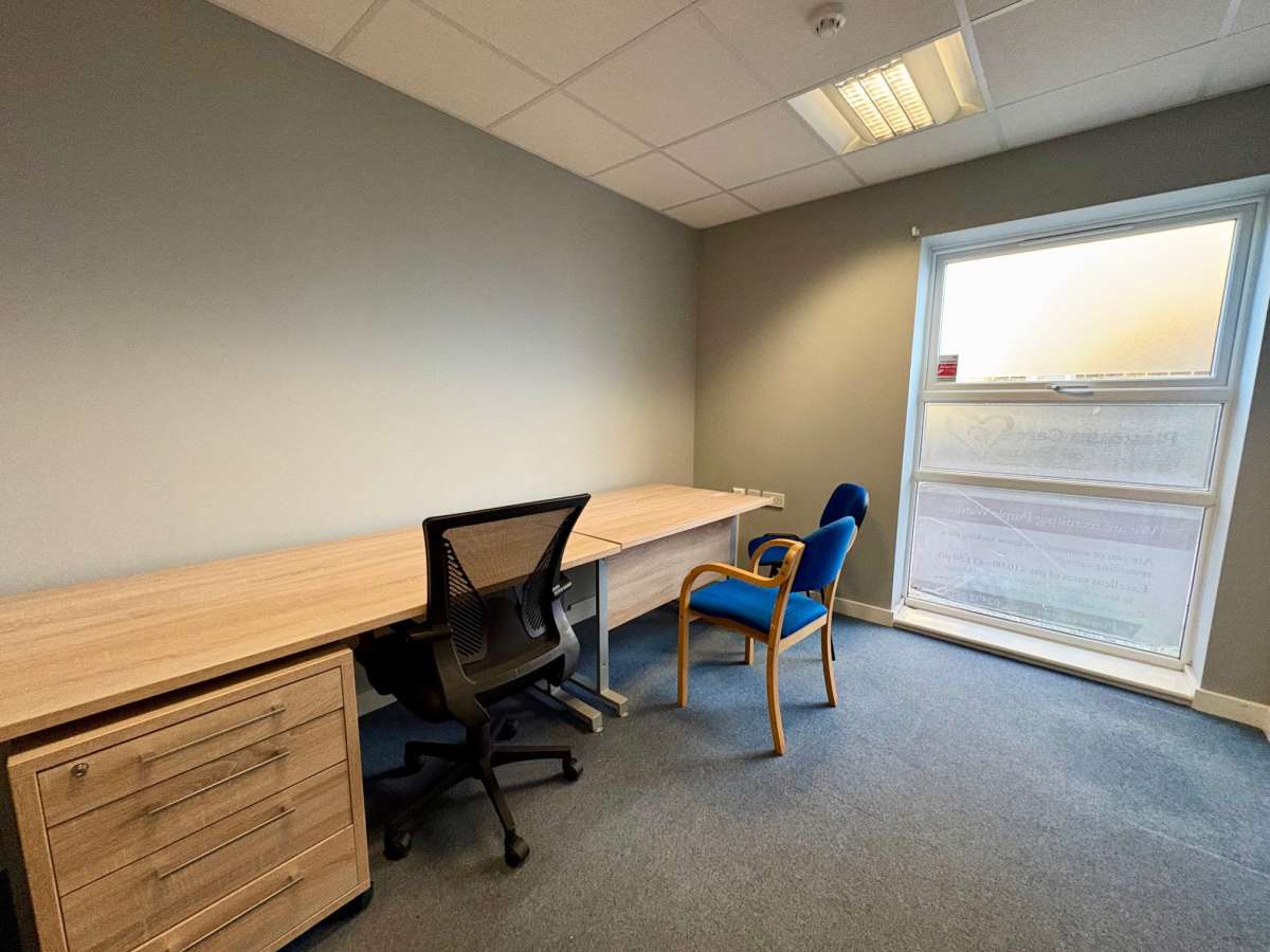 Office in Waterlooville - photo 4