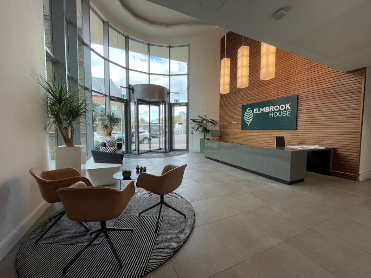 Office in Sunbury-on-Thames - photo 3