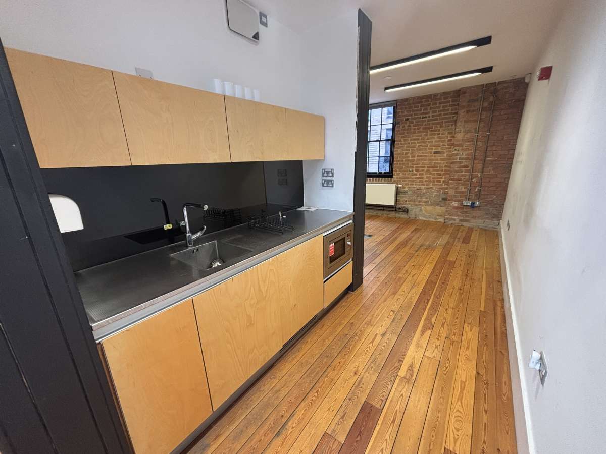 Office in Leicester - photo 3