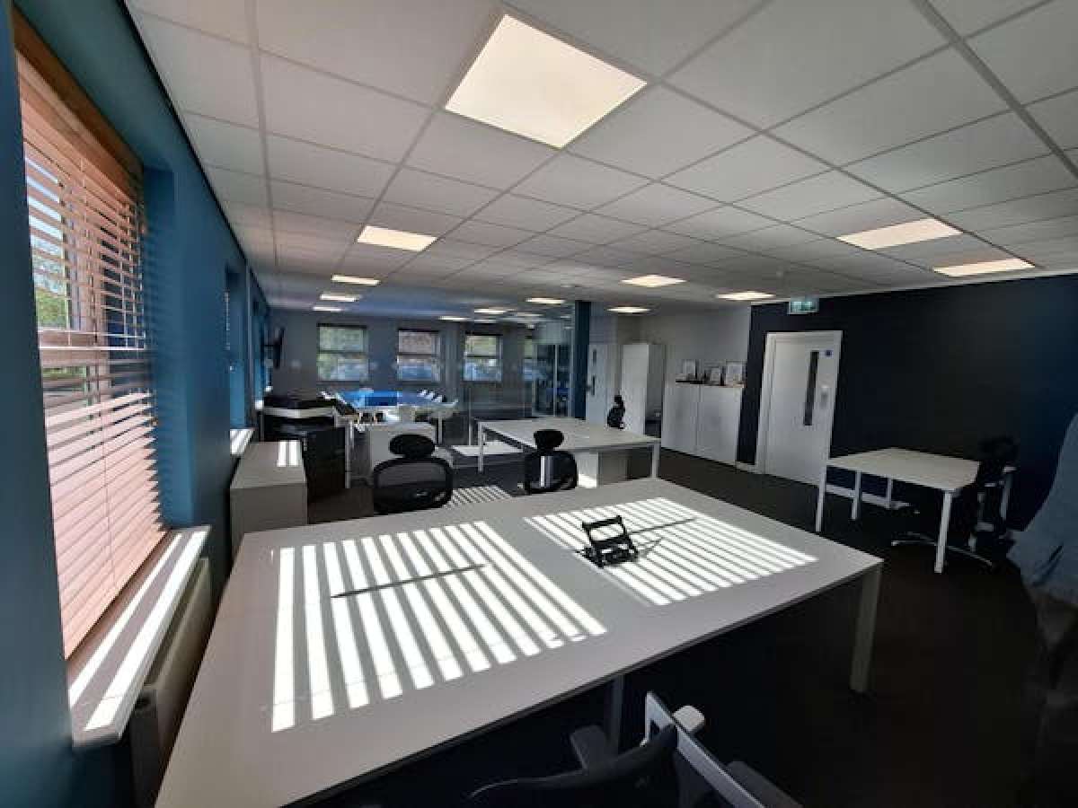 Office in Stafford - photo 2