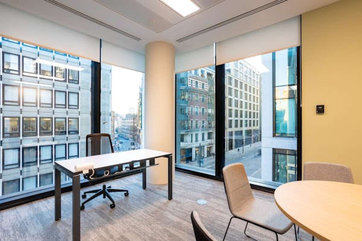 Office in London - photo 4