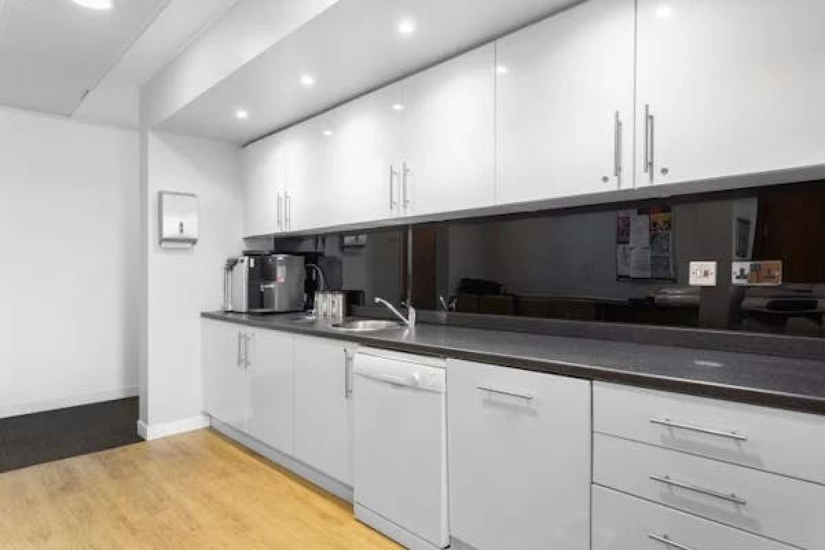 Office in Bolton - photo 4