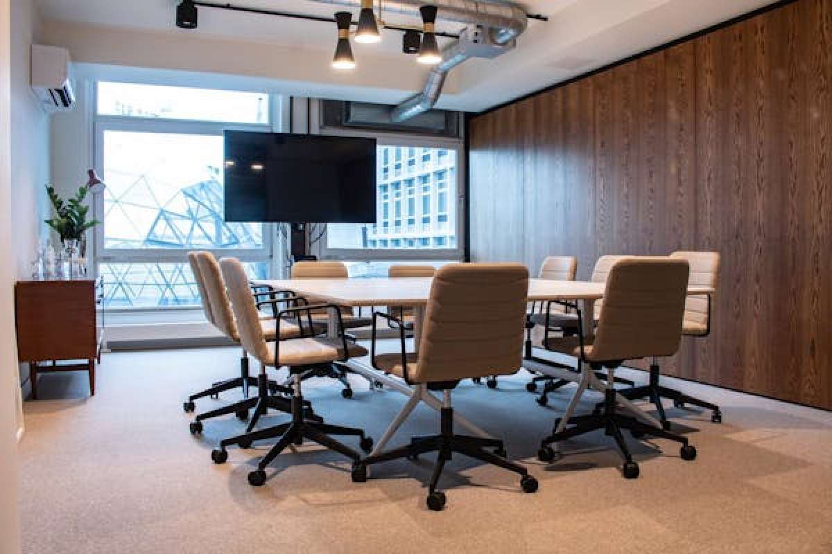 Office in Manchester - photo 2