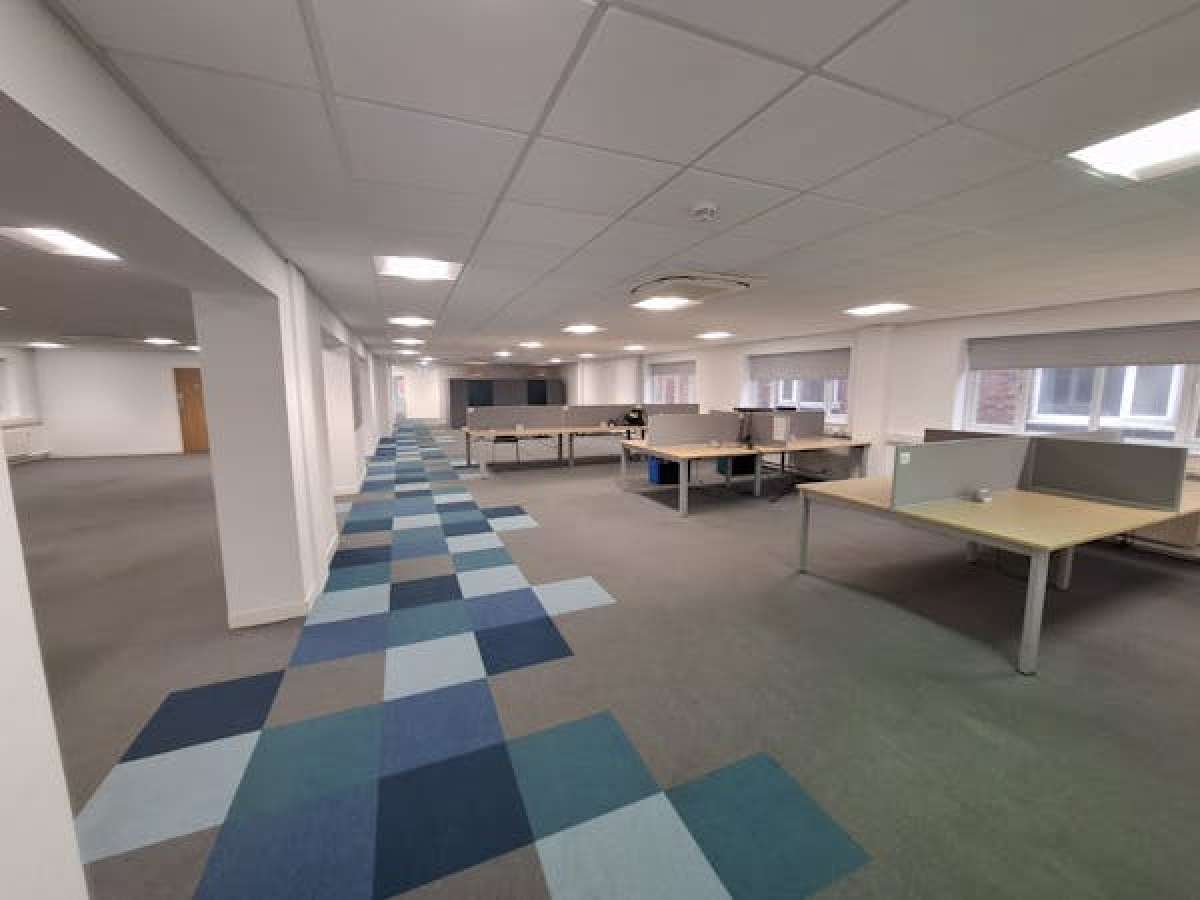 Office in Manchester - photo 3