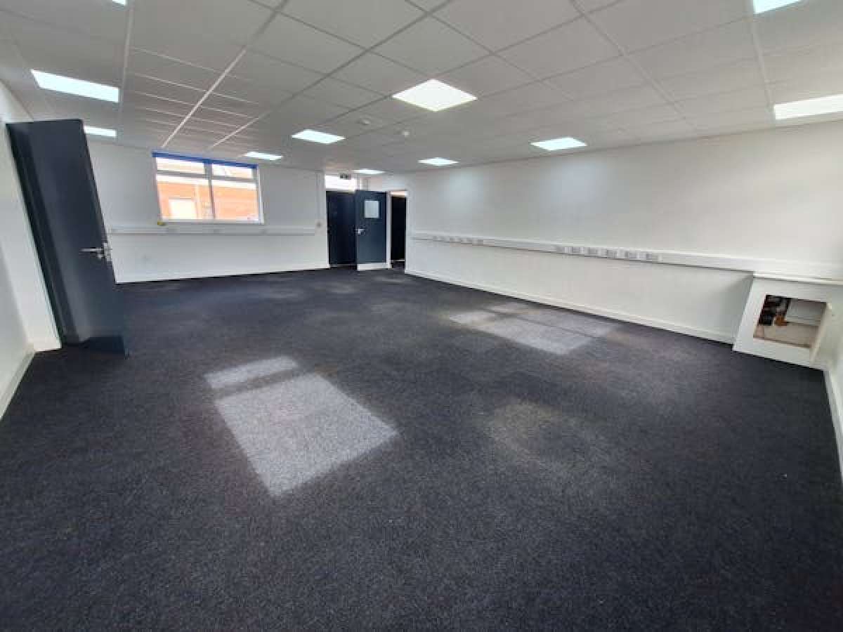 Office in Birkenhead - photo 2