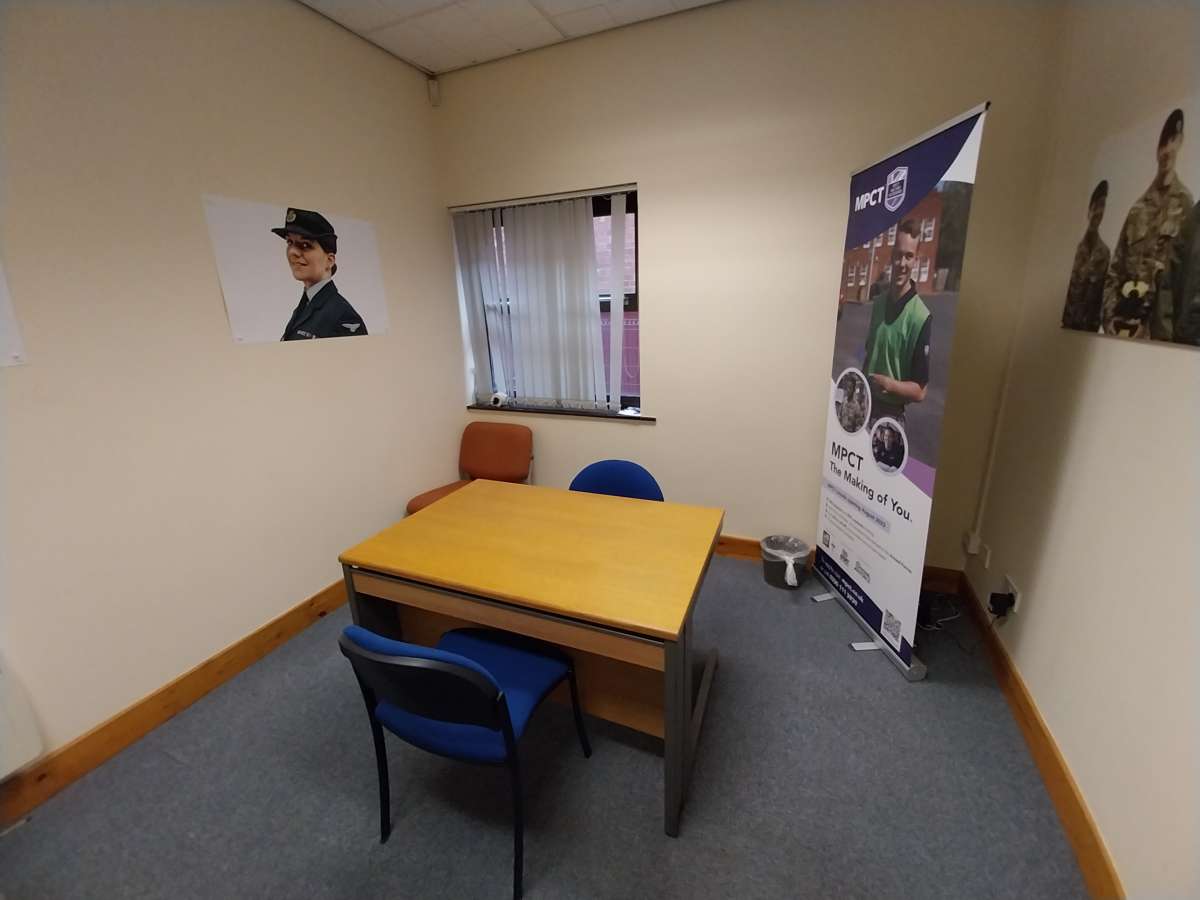 Office in Lincoln - photo 3