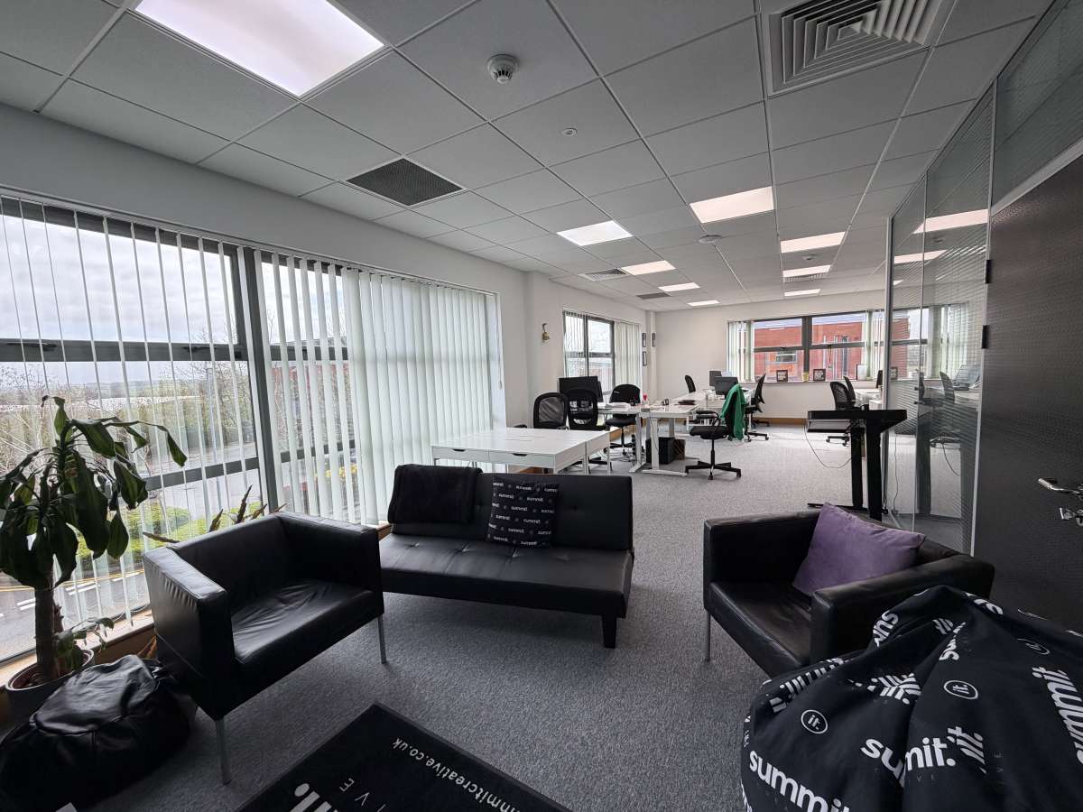 Office in South Normanton - photo 3