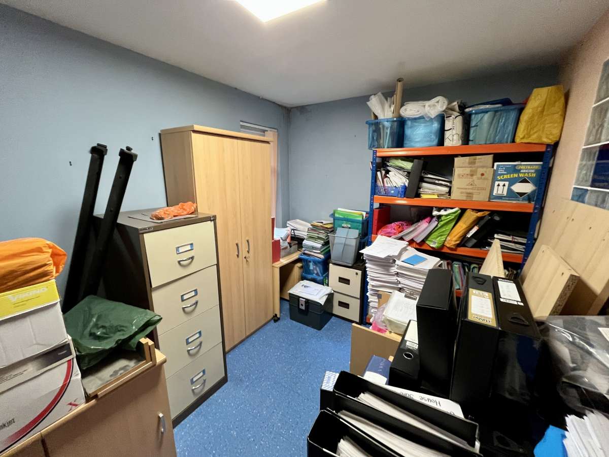 Office in Waterlooville - photo 4