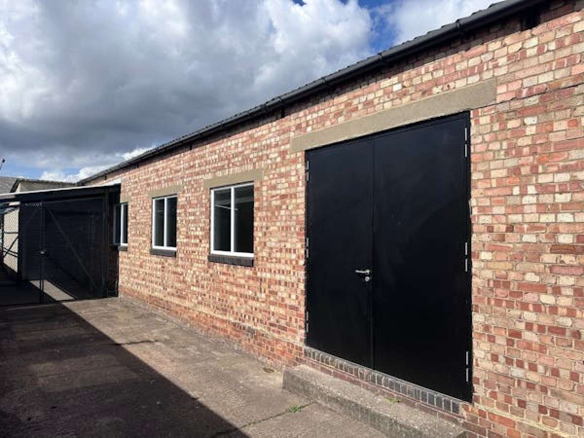 Office in Abbey Wood - photo 2