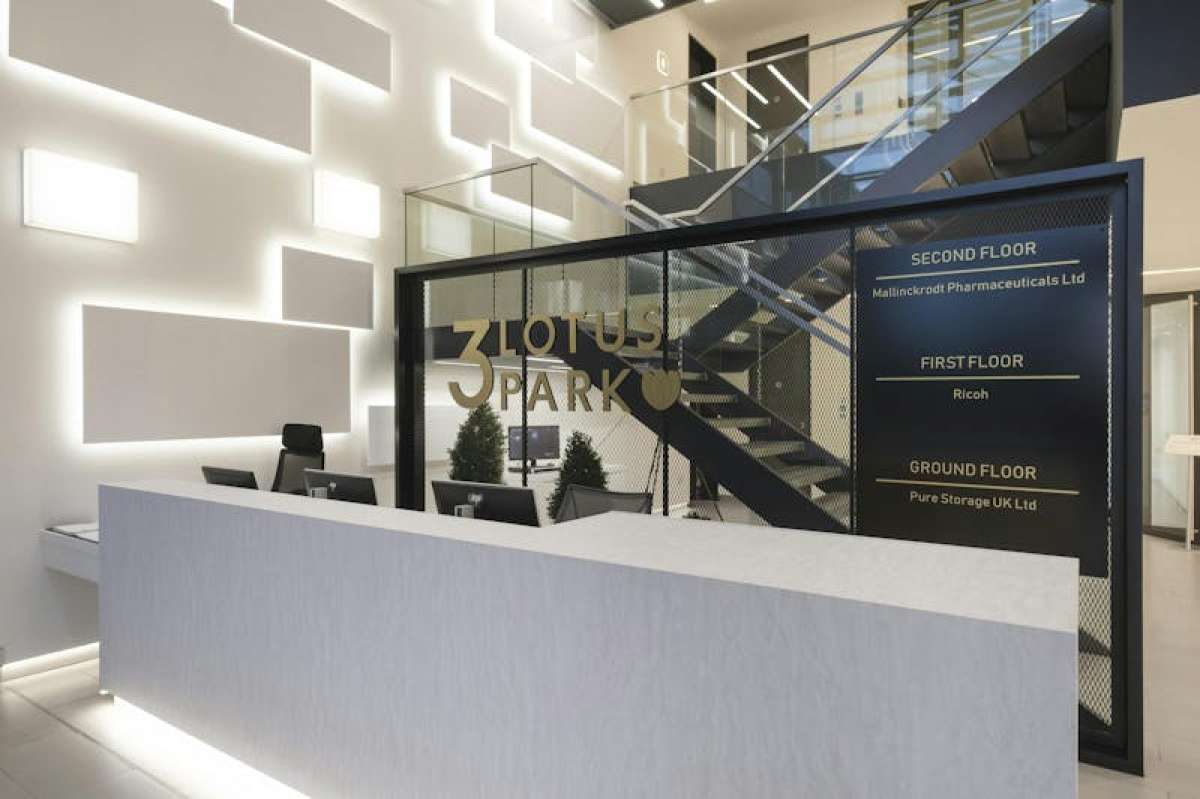 Office in Staines - photo 2