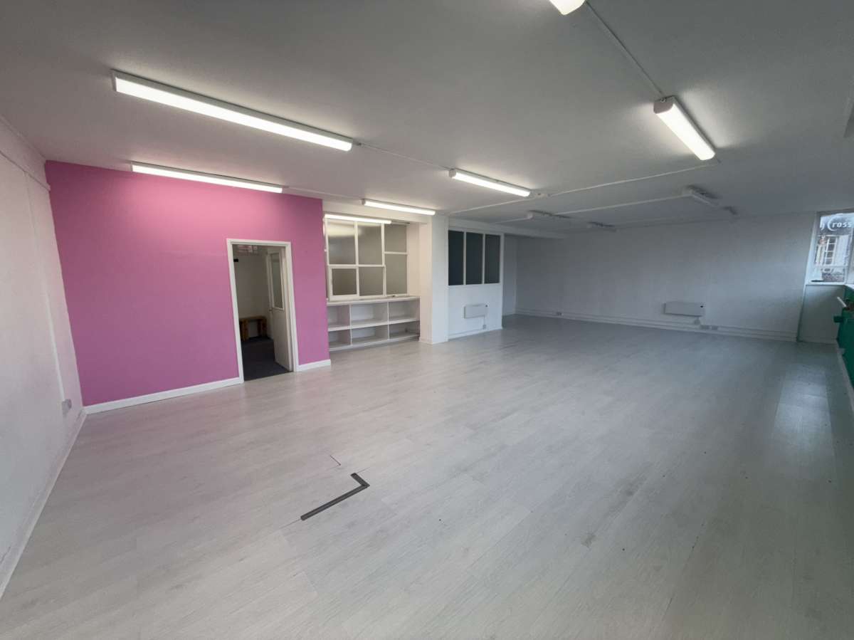 Office in Hinckley - photo 3