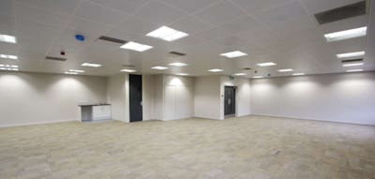 Office in Fareham - photo 4