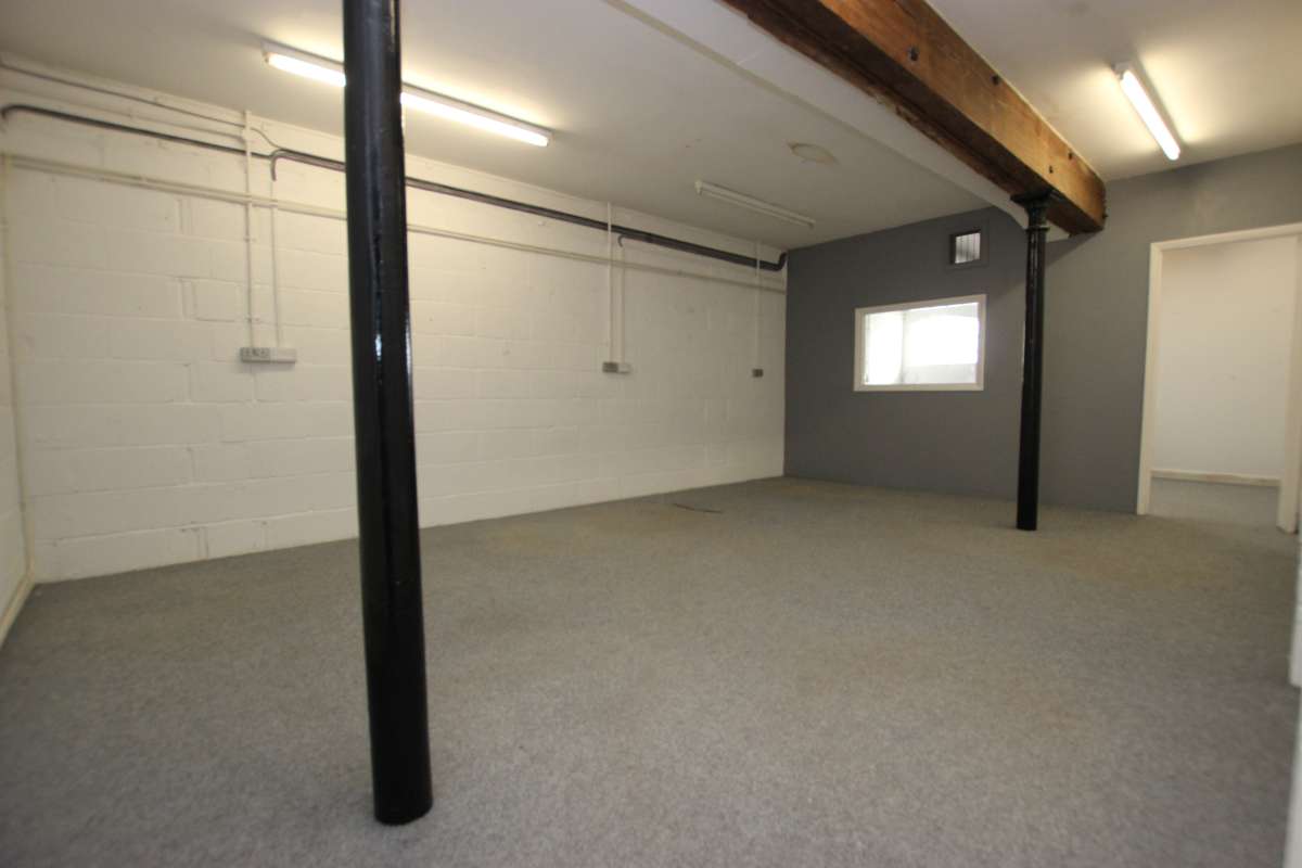 Office in Grantham - photo 4