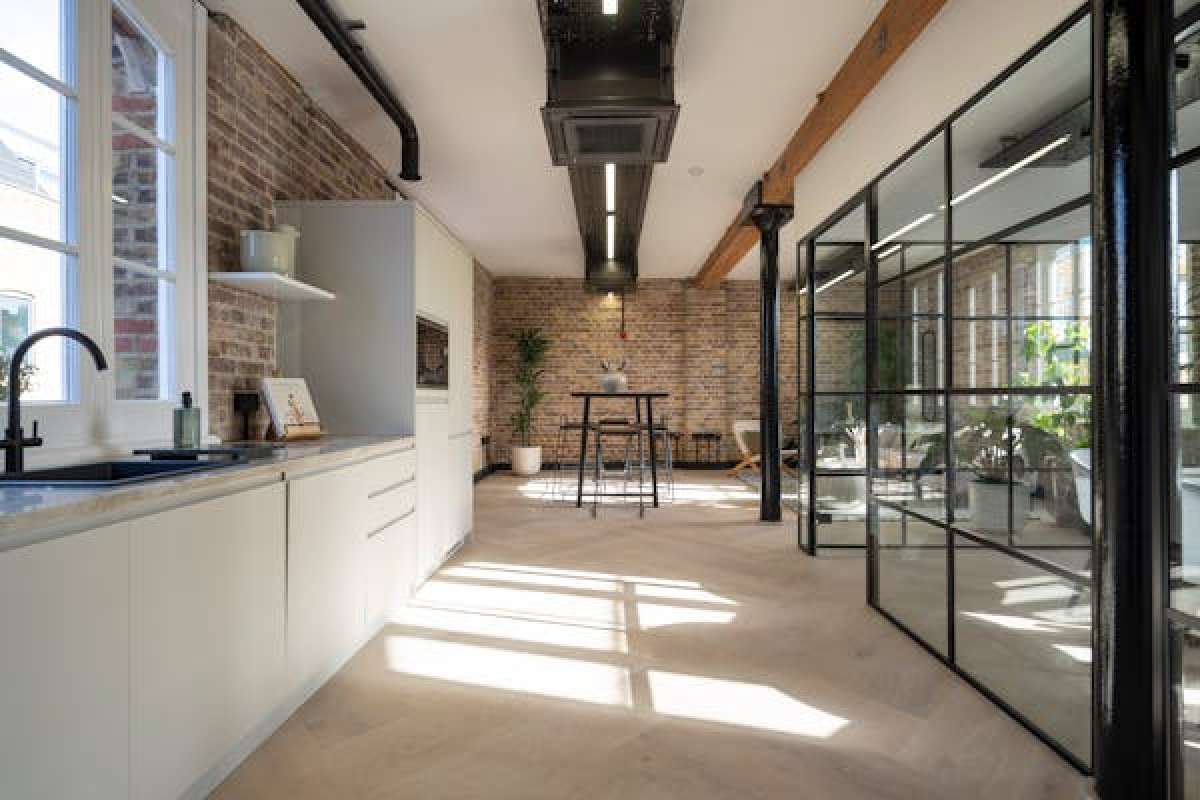 Office in London - photo 4