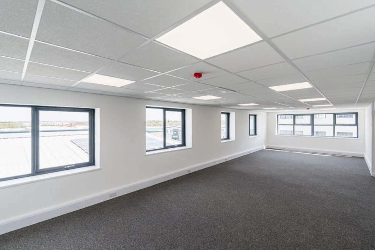 Office in Wimborne - photo 3