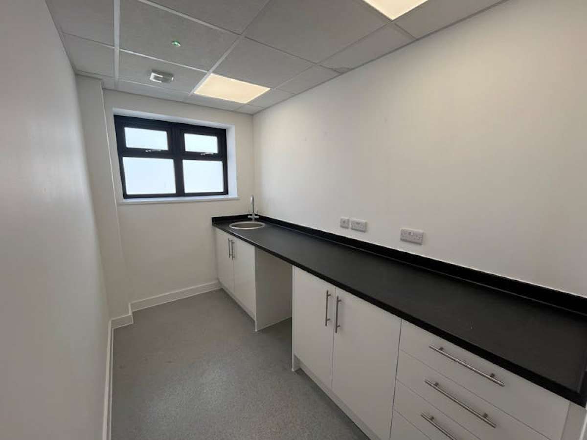 Office in Wimborne - photo 4