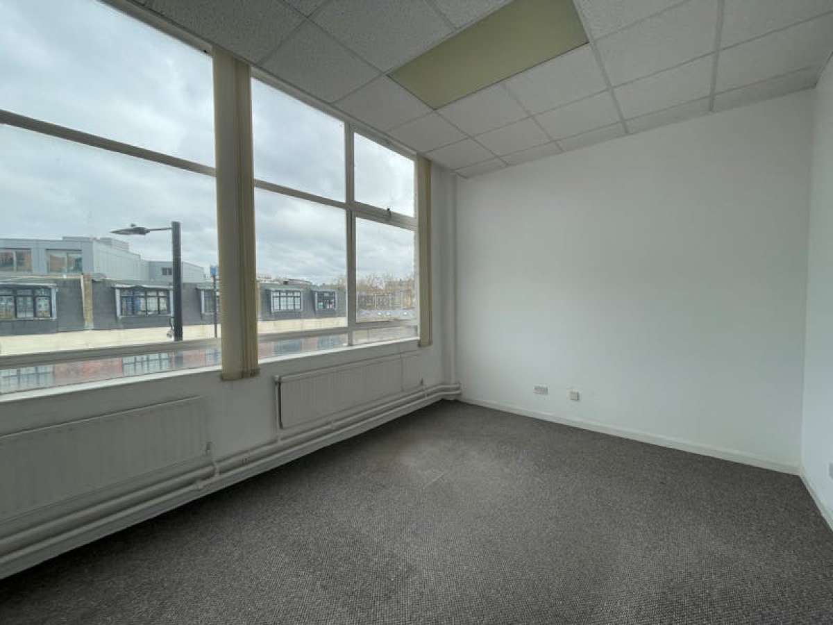 Office in London - photo 4