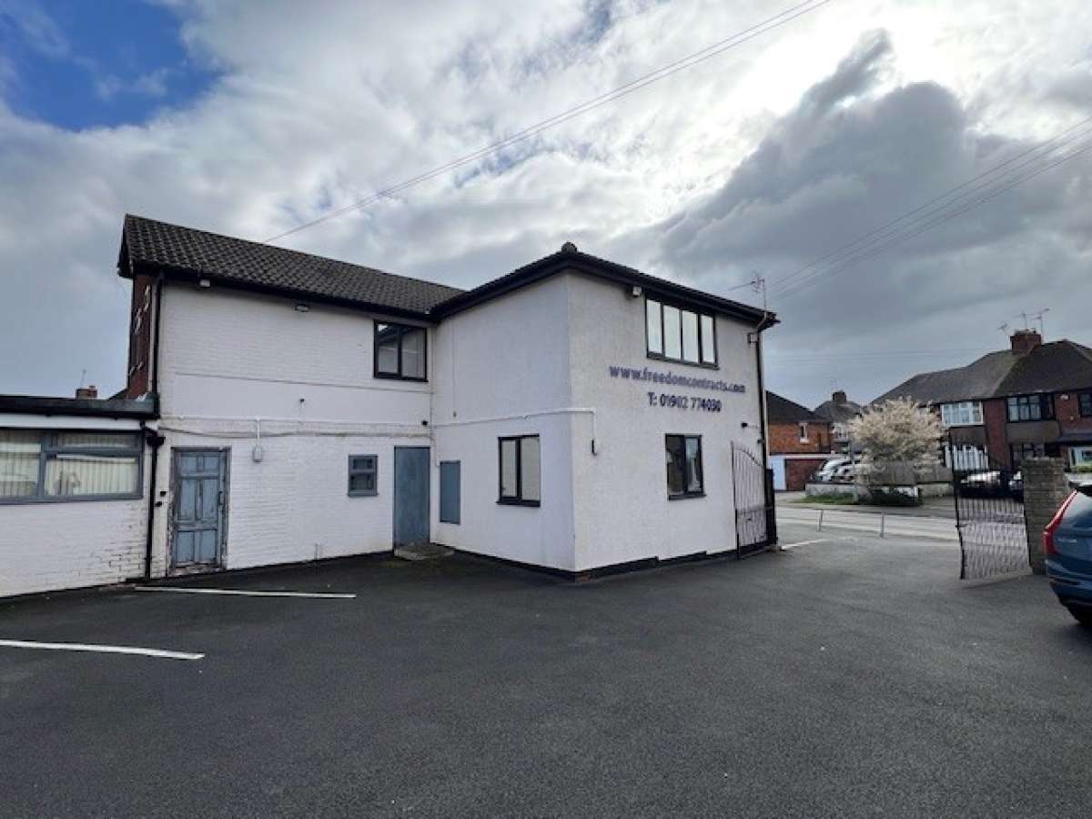 Office in Wolverhampton - photo 3